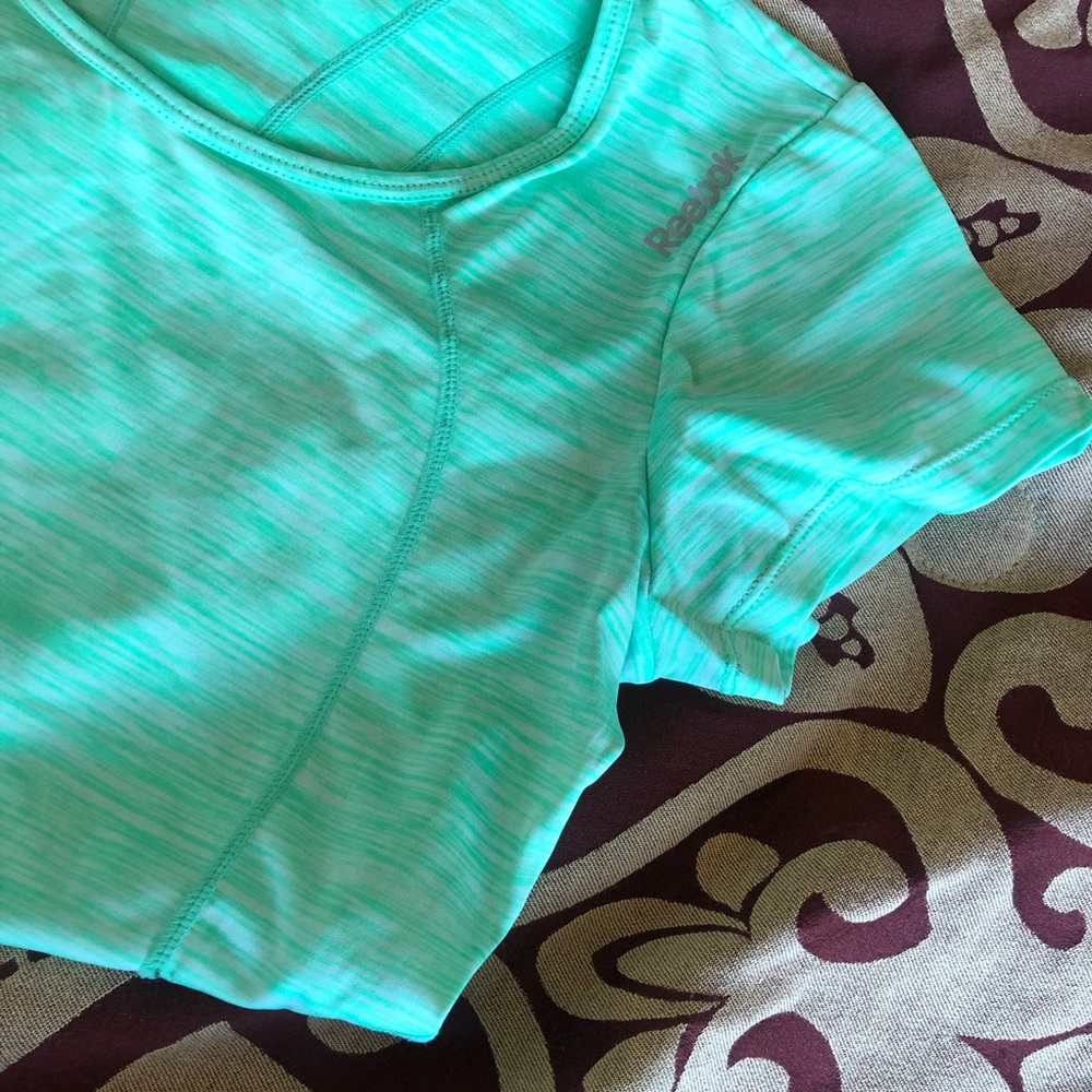 ❌SOLD❌ Reebok Workout Top - Picture 4 of 8